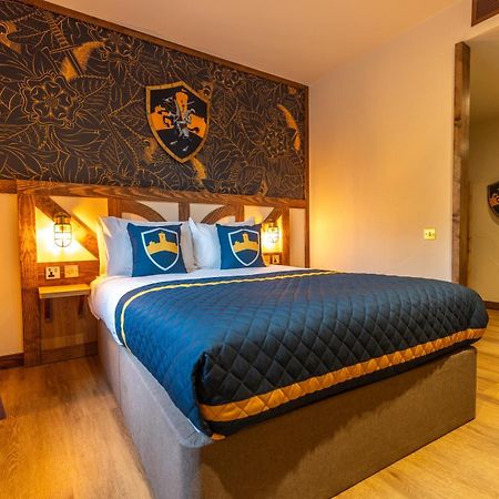 Warwick Castle Hotel & Knight'S Village Extérieur photo