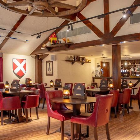 Warwick Castle Hotel & Knight'S Village Extérieur photo