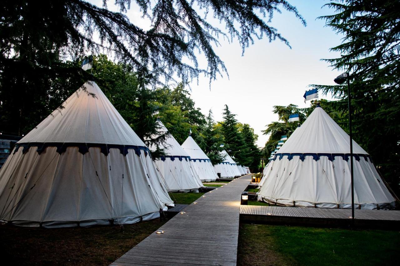 Warwick Castle Hotel & Knight'S Village Extérieur photo