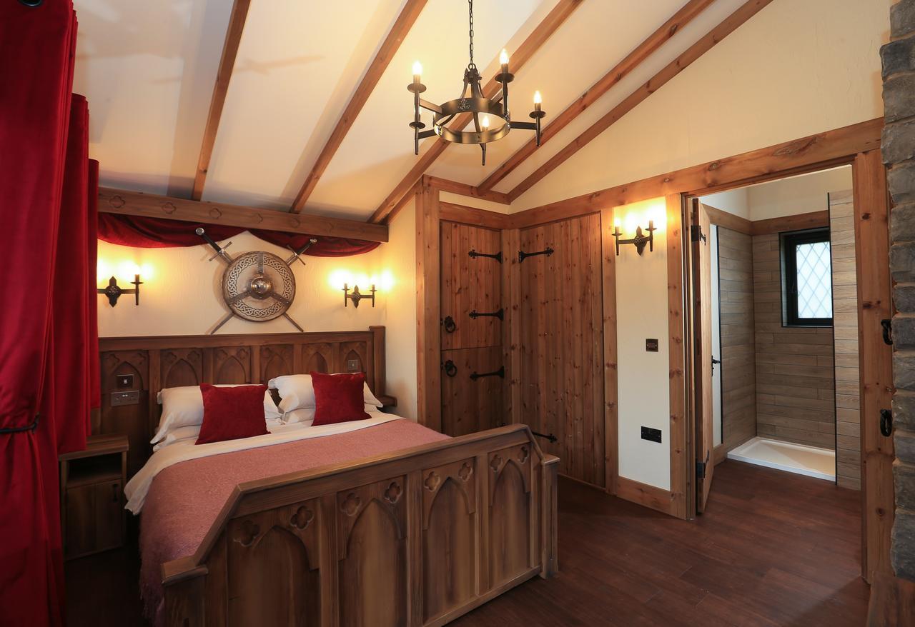 Warwick Castle Hotel & Knight'S Village Extérieur photo