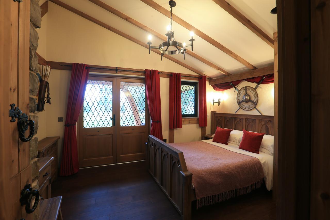 Warwick Castle Hotel & Knight'S Village Extérieur photo