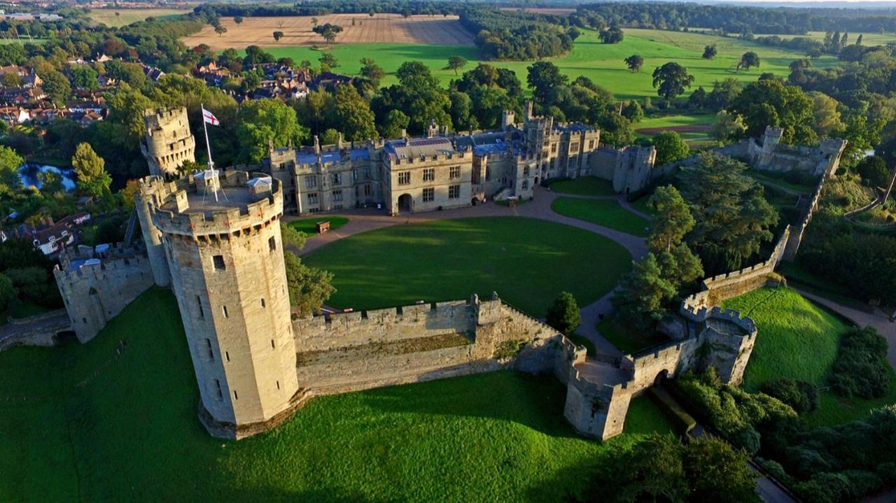 Warwick Castle Hotel & Knight'S Village Extérieur photo